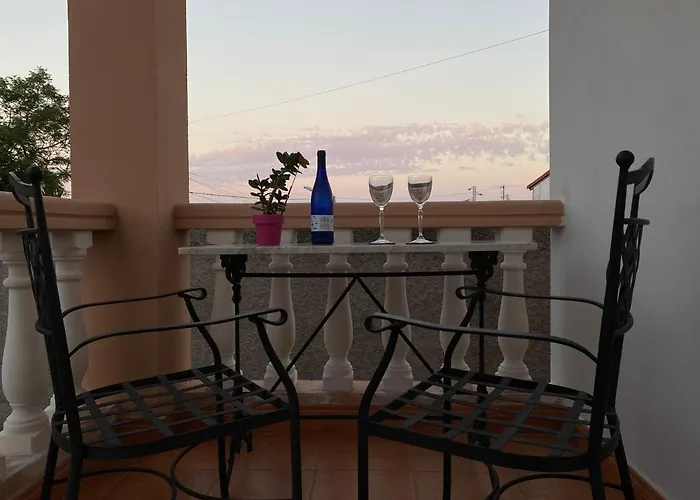 Semesterbostad Casa Mariet *